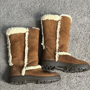 UGG Brown Shearling Lined Winter Boots